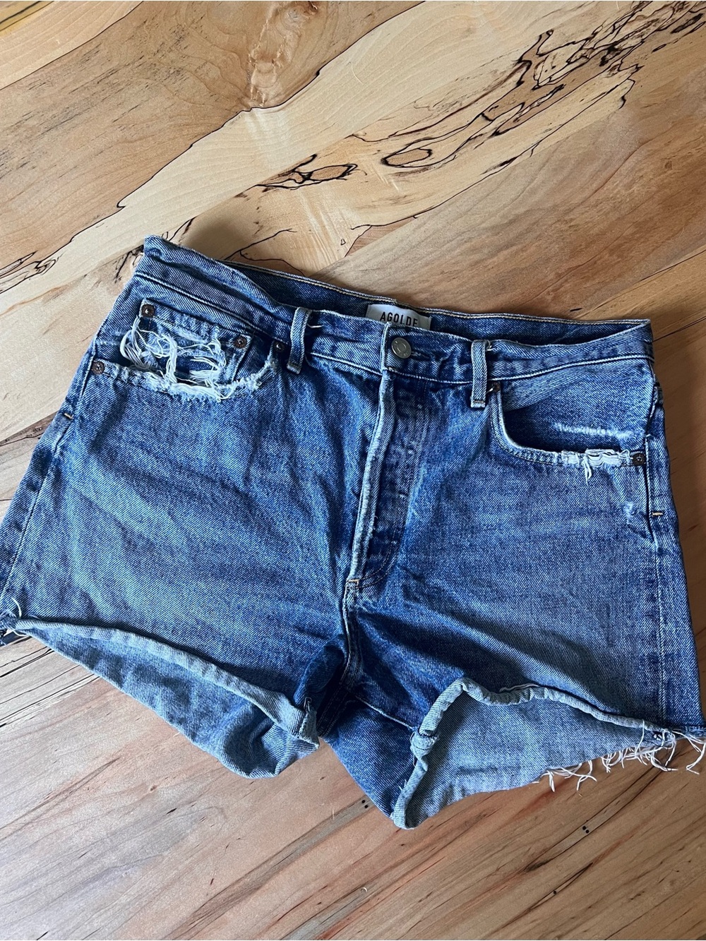 Agolde Vintage-Inspired Distressed Denim Shorts - Blue Wash